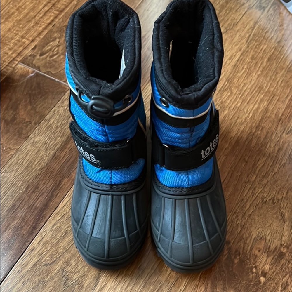 Blue & black toddler size 9 winter insulated boots